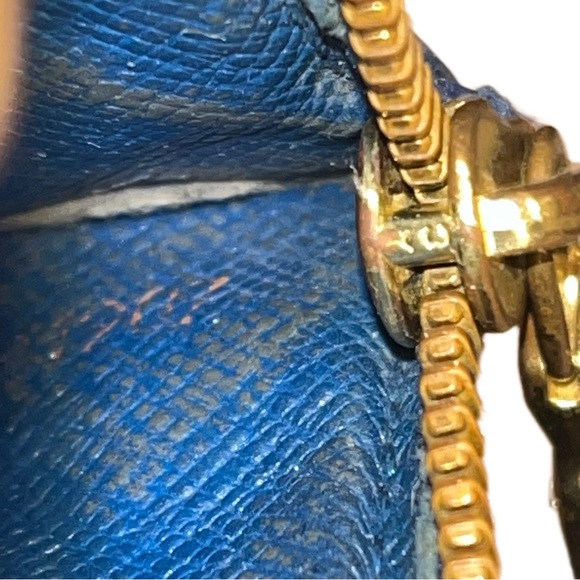 LOUIS VUITTON • Blue Epi Pochette Key Cles / Coin Pouch - Picture 13 of 15